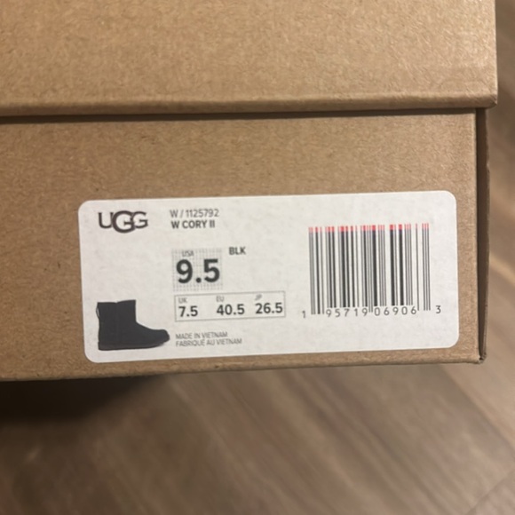 Ugg Cory II Bootie - Picture 5 of 6